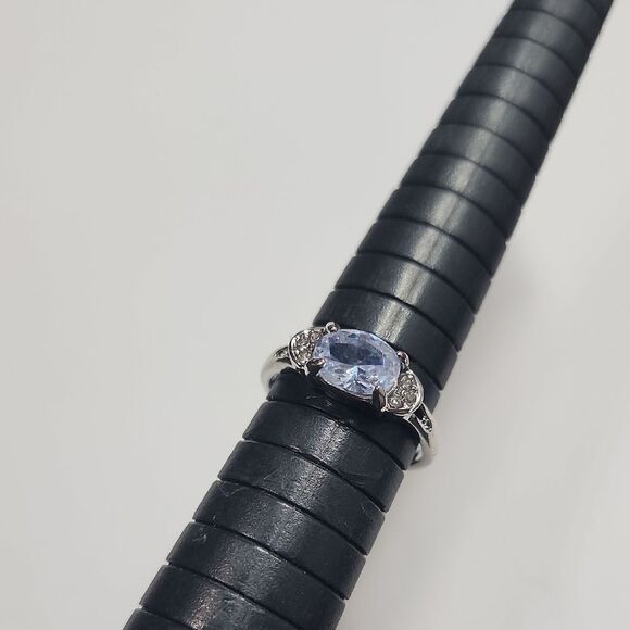 Silver Tone Ring Size 7 - Picture 1 of 3